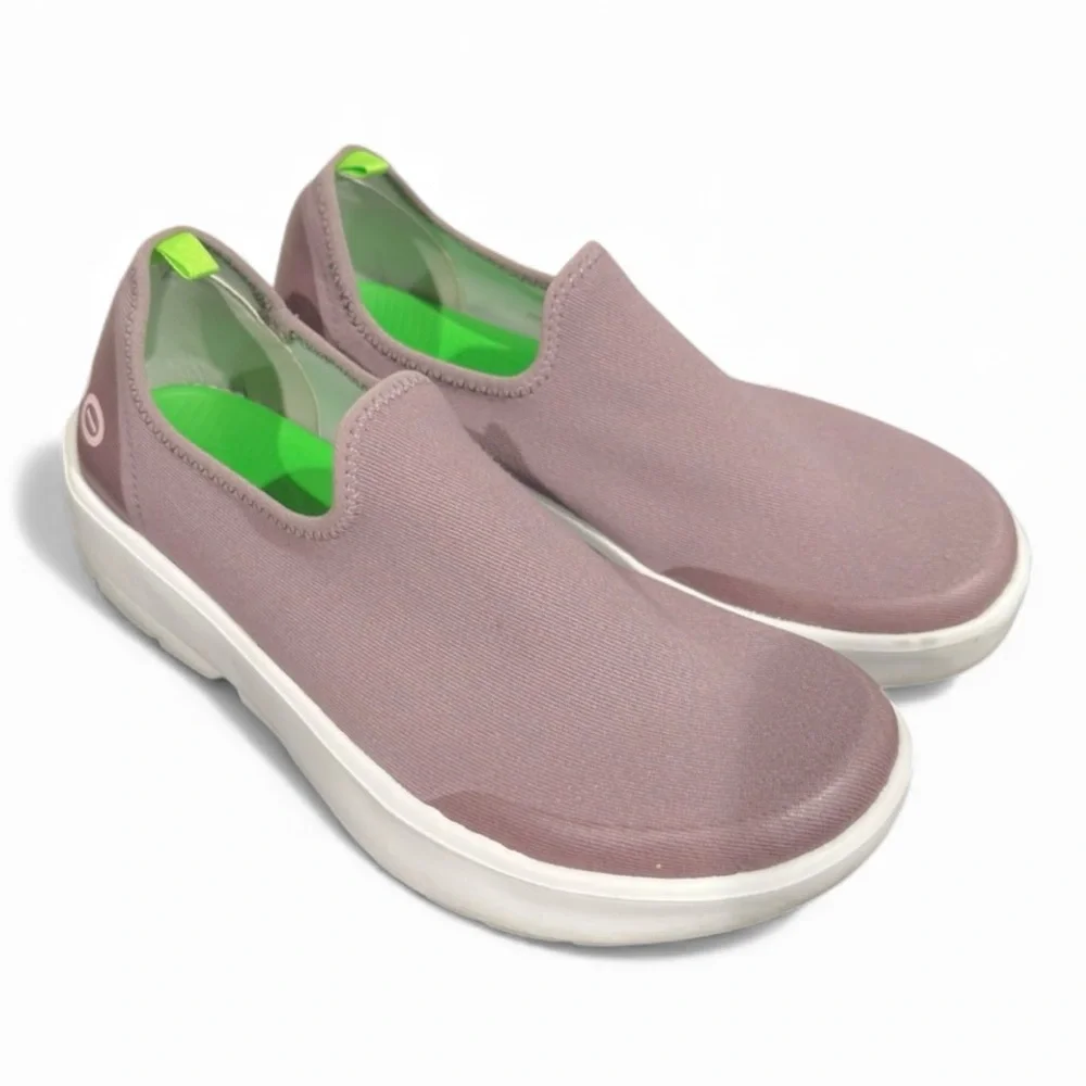OOFOS OOmg eeZee Low Shoe in Mauve